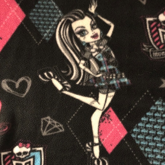Monster High fleece lap blanket - Picture 5 of 10